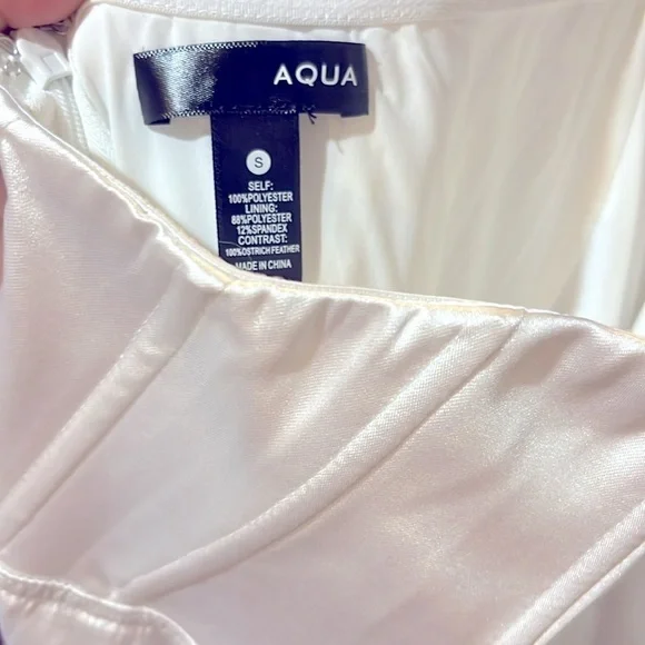 NWT Aqua x Maeve Bustier Feather Trim Dress Bloomingdale’s Bridal Size S… - Picture 7 of 8